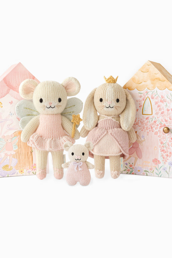 Tiny fairytale set with mouse