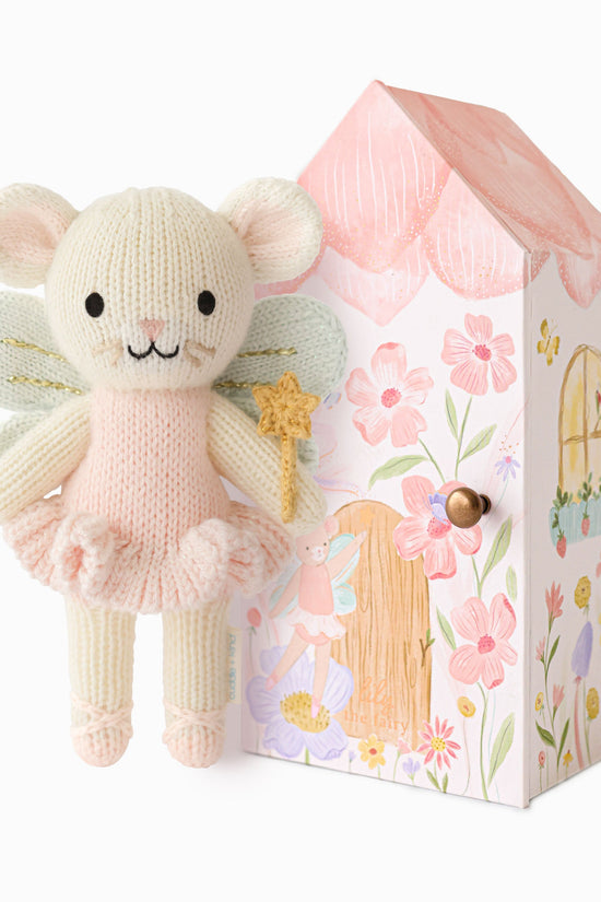 Tiny fairytale set with mouse
