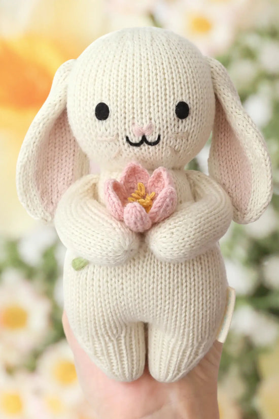 Baby bunny (blooming tulip)