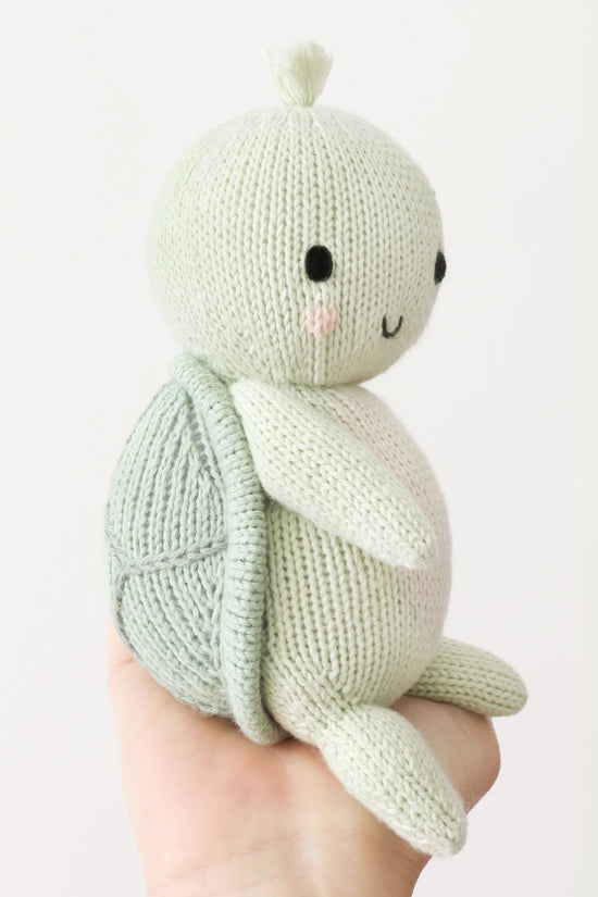 Baby sea turtle (kelp green)
