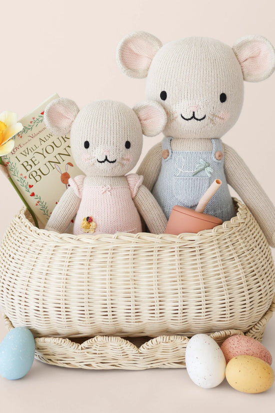 Beatrice the mouse (blush)