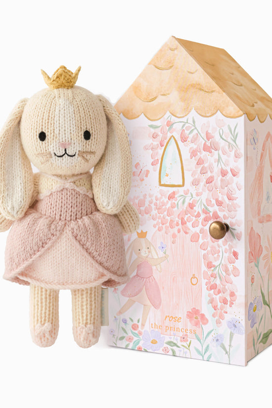 Tiny fairytale set with mouse