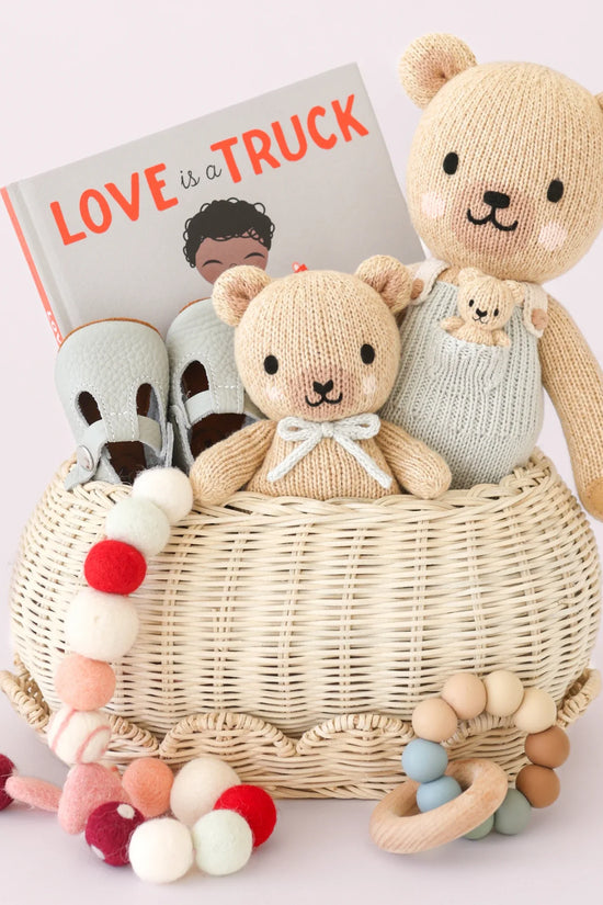 Alexander the honey bear