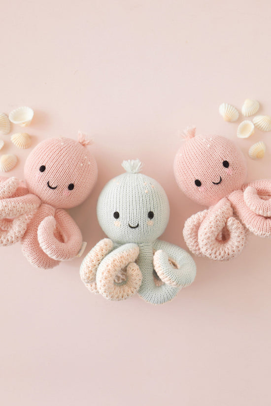 Baby octopus (soft coral pink)