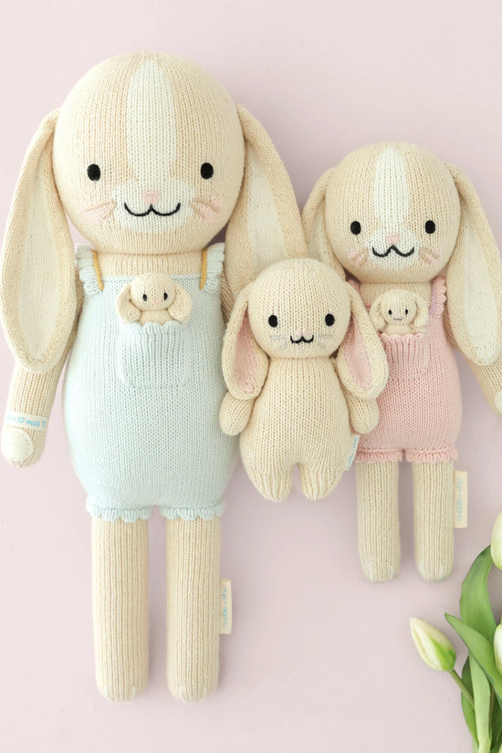 Briar the bunny (peony pink)