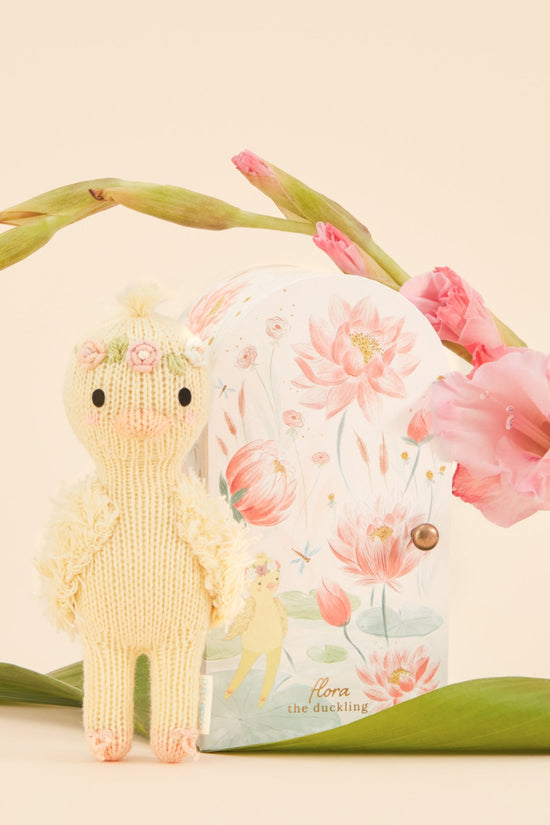 Tiny Flora the duckling (mauve)