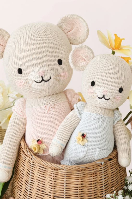Beatrice the mouse (blush)