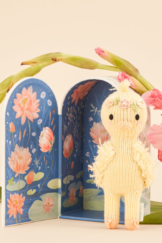 Tiny Flora the duckling (mauve)