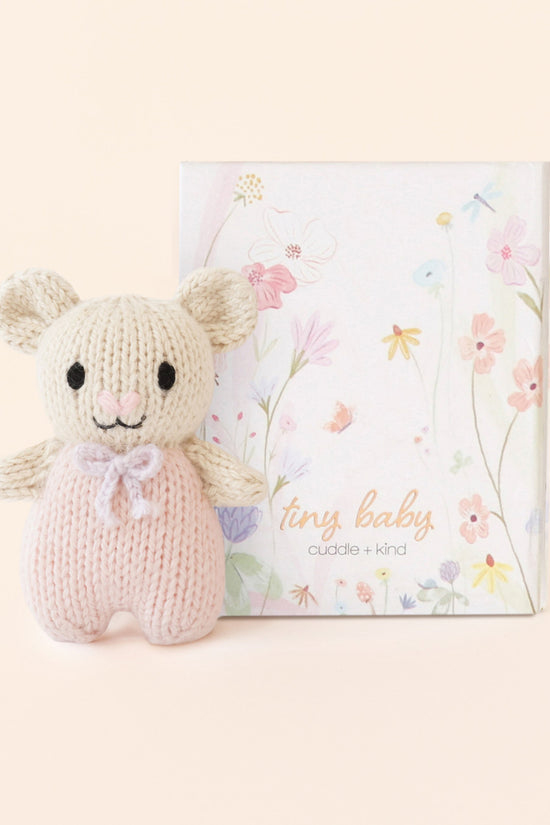 Tiny fairytale set with mouse