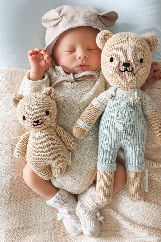 Baby honey bear
