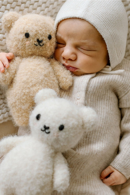 Baby bouclé bear (honey)