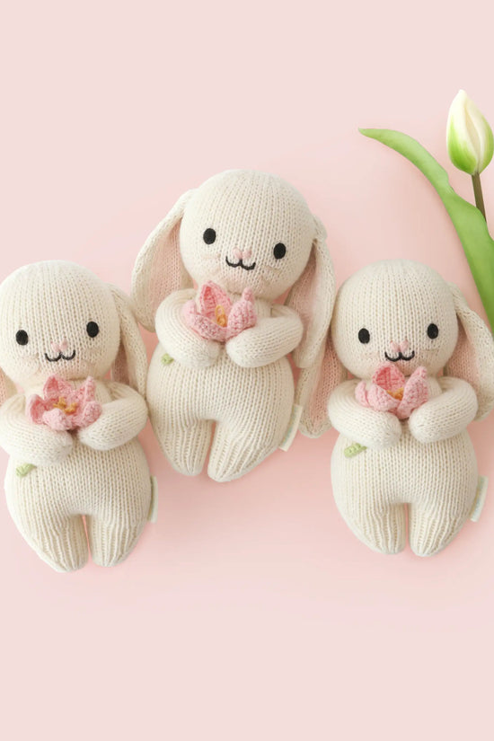 Baby bunny (blooming tulip)