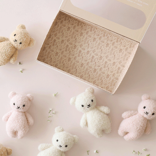 Baby bouclé bear (honey)