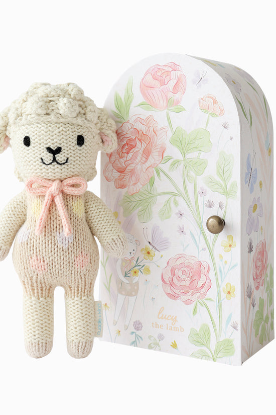 Tiny Lucy the lamb (pastel)